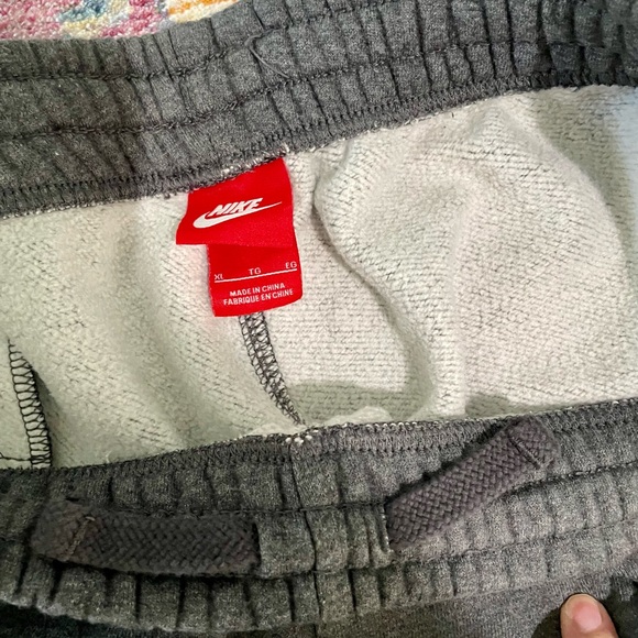 EUC Nike Air sweatpants size XL - Picture 4 of 6